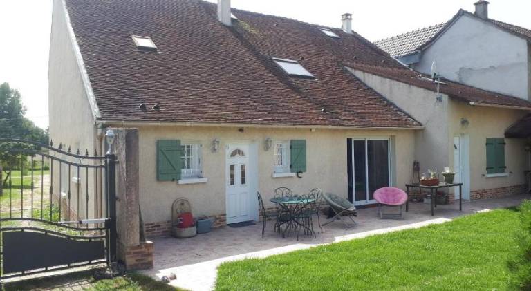Grande Chambre d'Hote proche Disneyland et Parc des Felins in Meaux