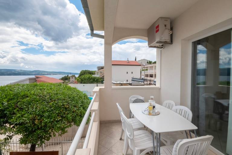 Fully equipped vacation home with garden, grill & private pool | Sea view | Close to the beach | Pets allowed in Omis