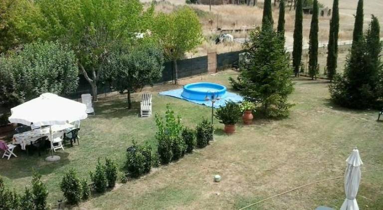 Pleasant vacation home with yard, pool & grill | Dogs allowed — photo 2