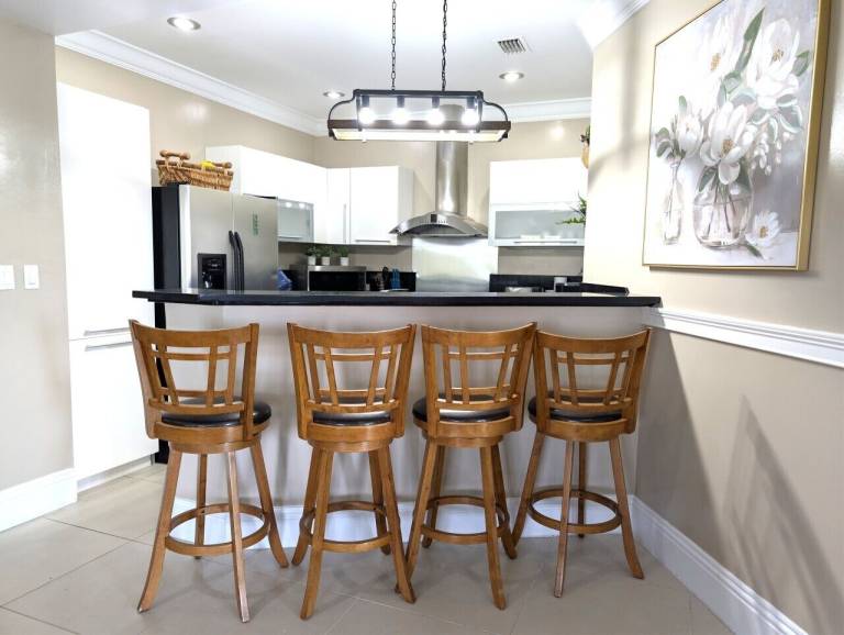 Condo Bahamia West