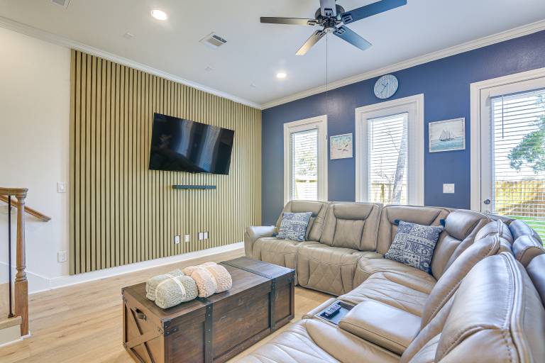 6 Mi to Hospitals Nurse Friendly Houston Home