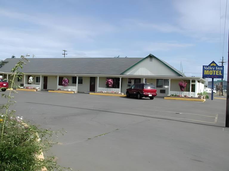 Valley Inn - Lebanon Oregon in Lebanon, OR