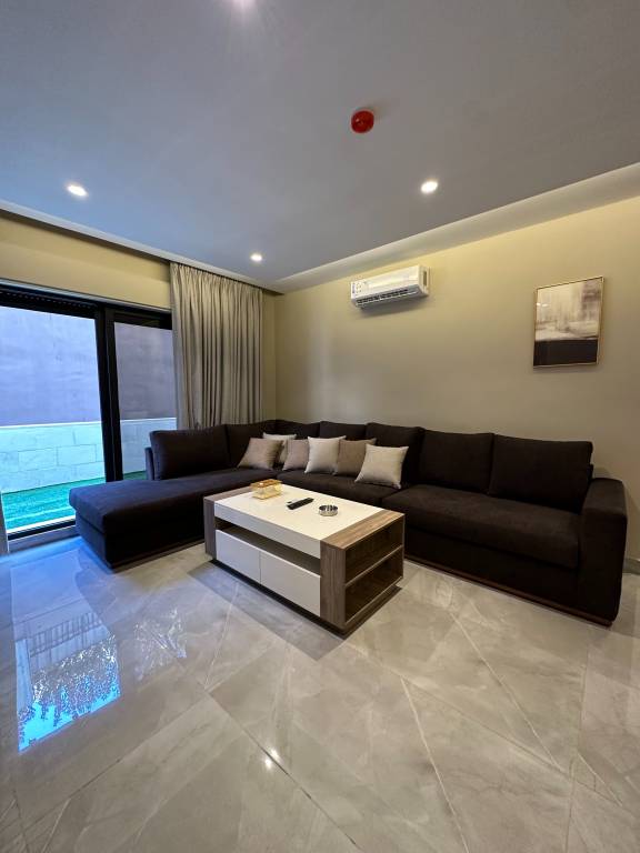 Apartment with terrace & garden — photo 2
