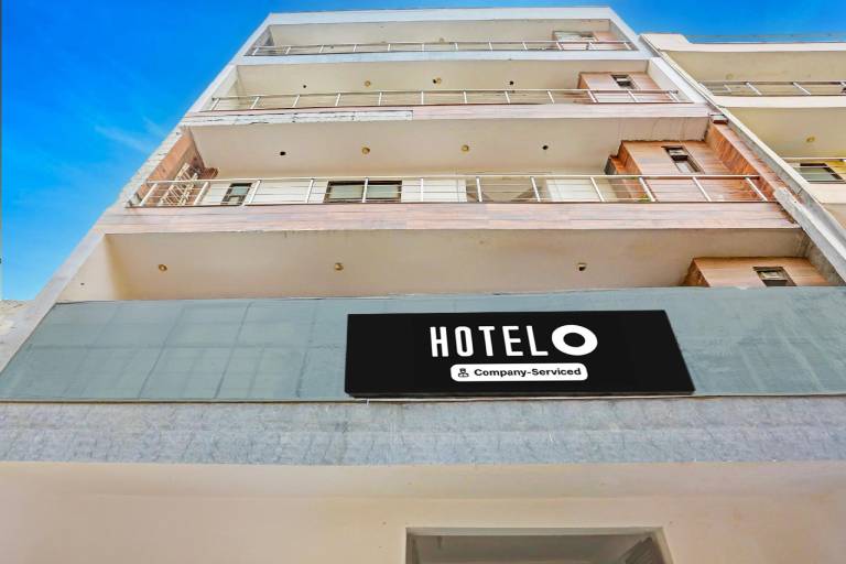 Super Hotel O Shalimar Bagh Max Hospital