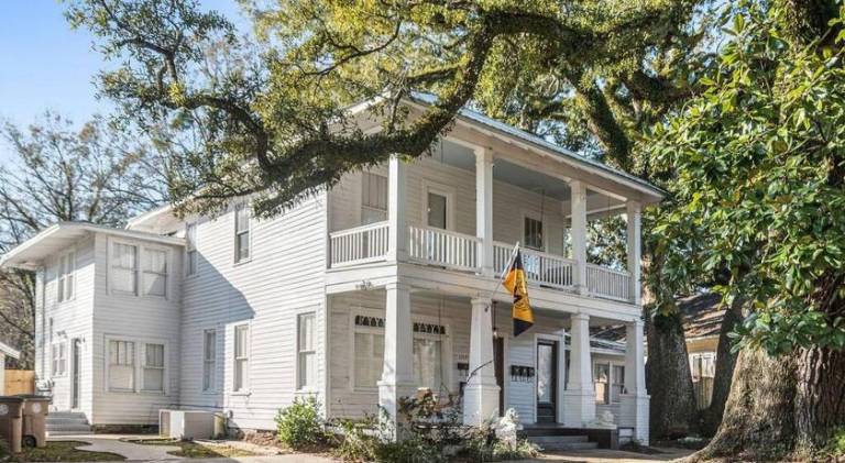 Holiday apartment | Pet-friendly in Mobile, AL