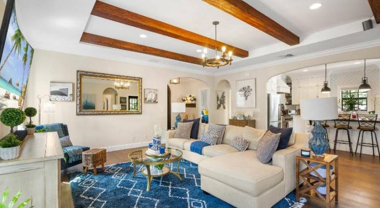 House with barbecue in West Palm Beach, FL
