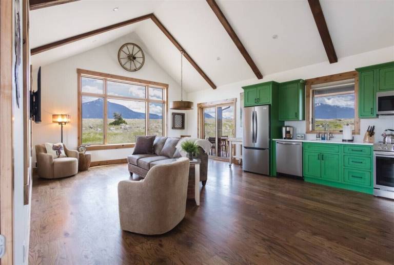 Cabin Emigrant