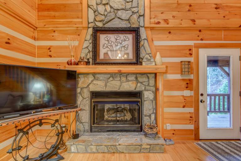 1 Abundant Life - hot tub, game room, near Boone & golf course — photo 5