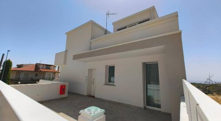 Rental apartment with patio — photo 4