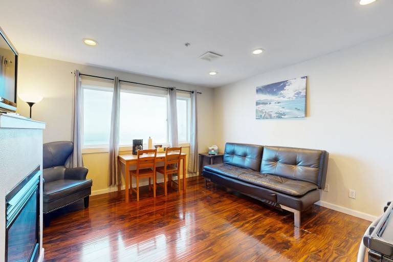 Condo Lincoln City