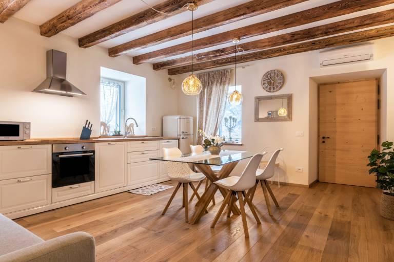 Holiday apartment with hot tub, sauna & yard | City view | Pet-friendly — photo 2