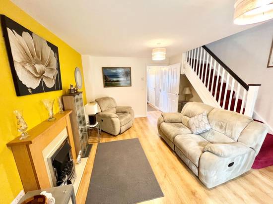 Quiet 2bedroom Home Garden Parking Family Friendly