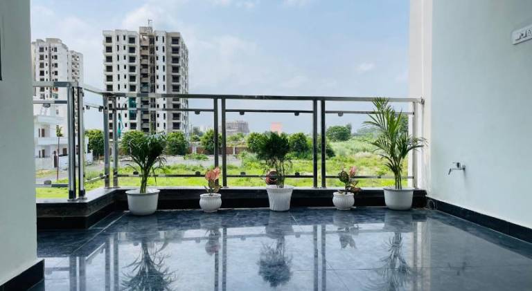 ATULYAM STAYS SUSHANT GOLF CITY LUCKNOW — photo 3