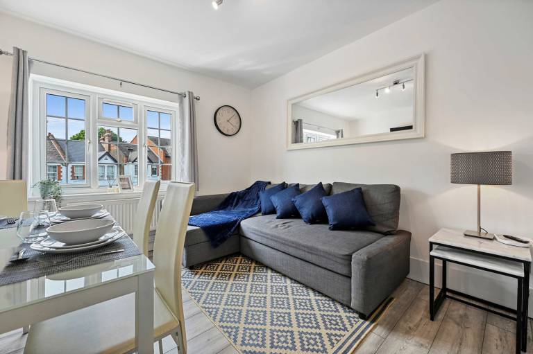 Apartment  London Borough of Ealing