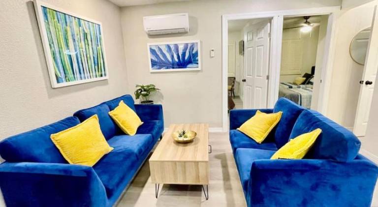 Apartment with 2 rooms for 4 persons in El Paso, TX
