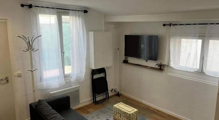 House with yard, terrace & grill | Pets allowed in Villepinte