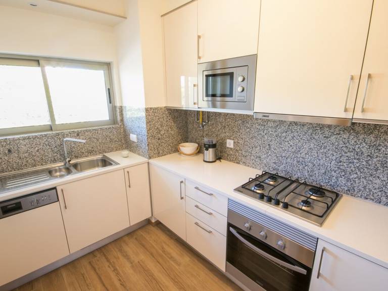 Rental apartment with pool, grill & garden — photo 3