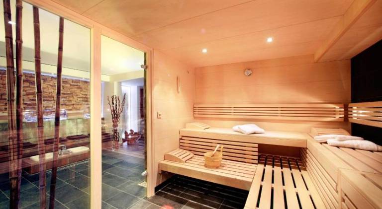 Chalet with sauna & terrace — photo 3