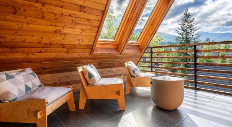 Holiday apartment with garden, hot tub & patio — photo 3