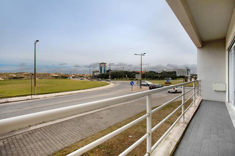Apartment 'A O - Apartamento Gâmboa' with Sea View, Shared Terrace and Wi-Fi — photo 4