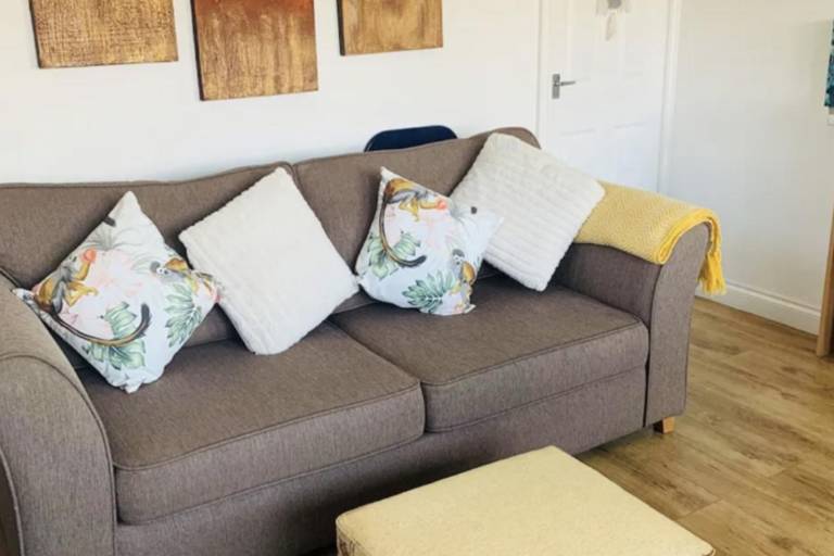 2 Bed Chalet Sleeps 6 - Pets, Near Beach, Parking — photo 5