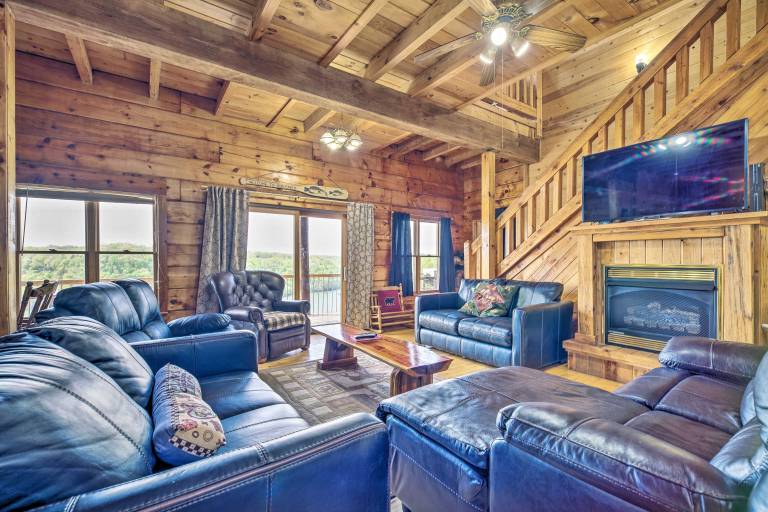 Spacious Cabin on Dale Hollow Lake w/ Hot Tub! — photo 3