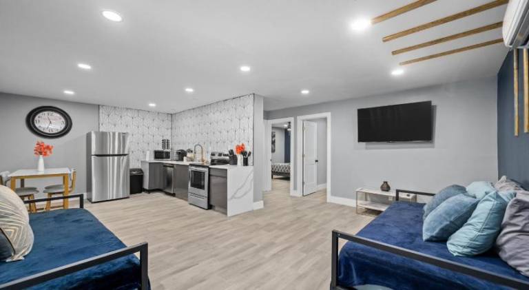 Holiday apartment | Next to Gerald D. Hines Waterwall Park — photo 2
