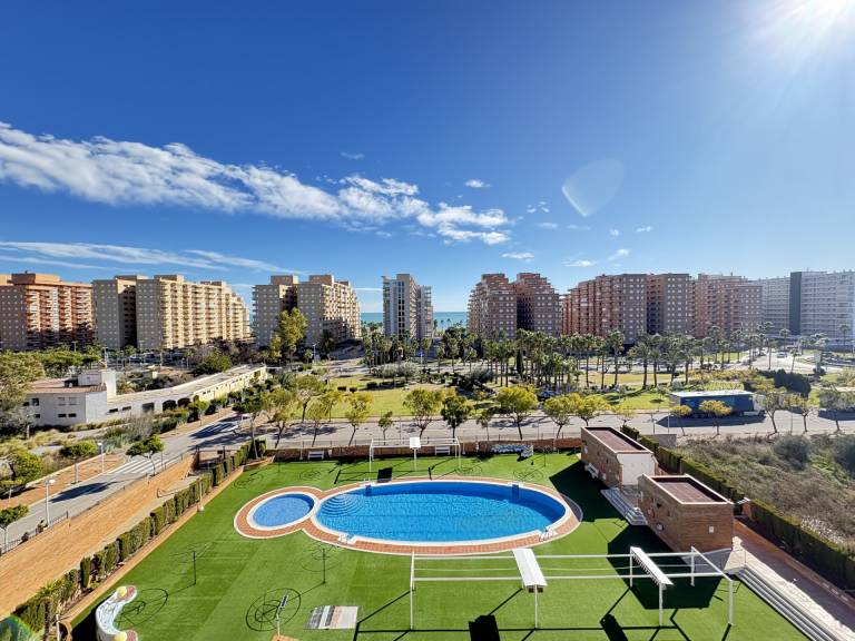 Holiday apartment with pool & patio in Oropesa del Mar