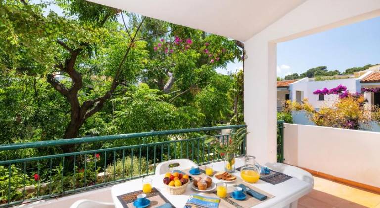 Baia Degli Aranci Suite & Apartments — photo 4