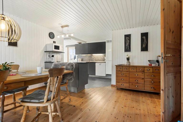 Vacation home with BBQ & terrace — photo 5