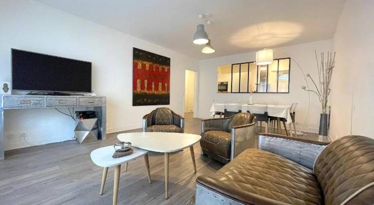 Fully equipped wonderful rental apartment with terrace | Close to the beach | Good for workation | Pets allowed in Touques