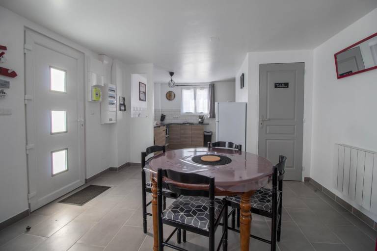Gite with yard, patio & barbecue — photo 4