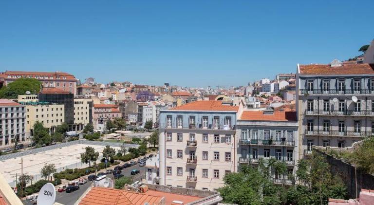 Beautiful apartment with terrace | Near São Jorge Castle | Dogs allowed in Lisbon