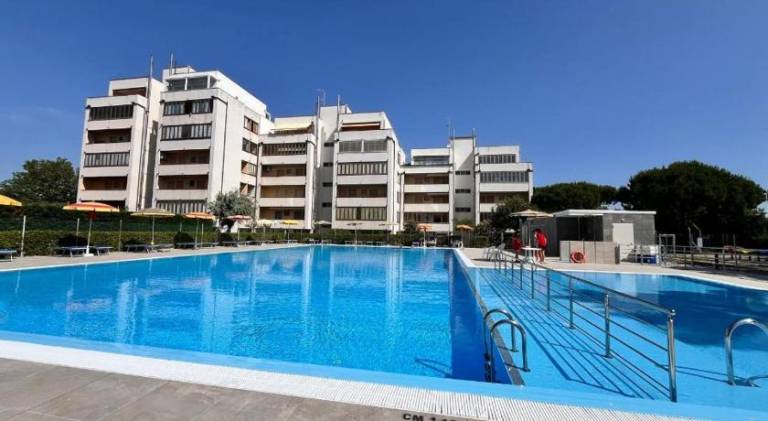 Apartment with pool in Ravenna