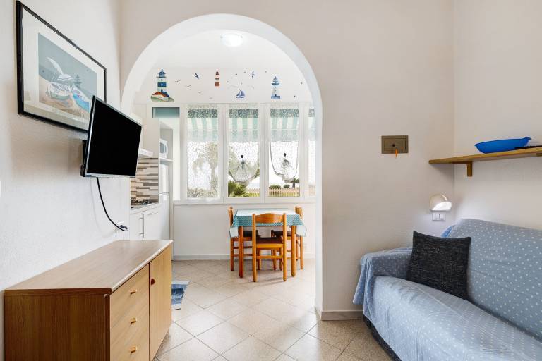 Studio Apartment "Monolocale 12" with Sea View, Wi-Fi & Air Conditioning — photo 2