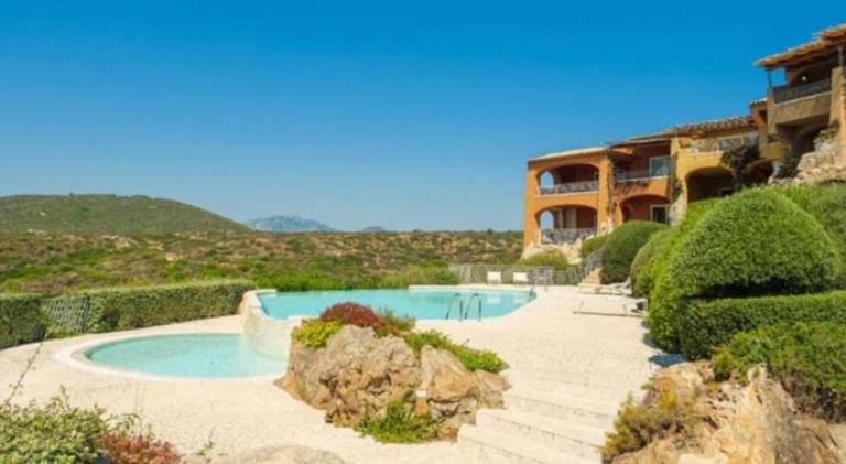 Vacation home with pool — photo 3