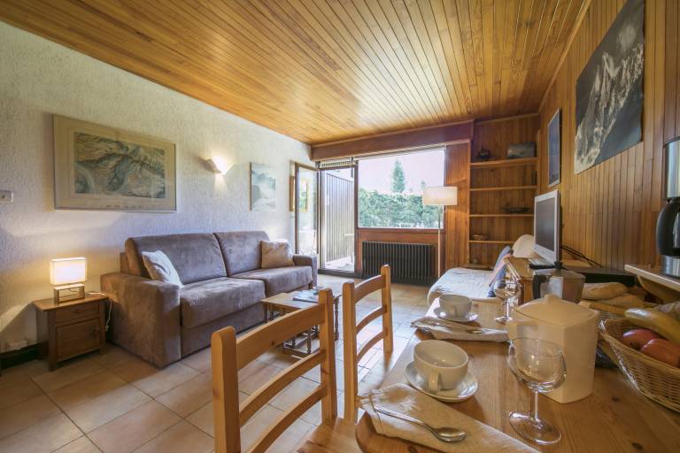 Children-friendly charming studio with heated pool, yard & terrace | Mountain view | Ski nearby | Dogs allowed — photo 5