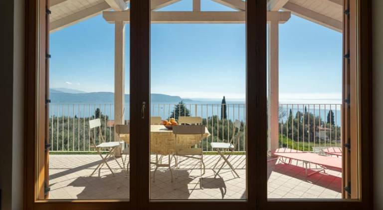 Appartamenti Theo e Fabiola con piscina e vista lago — photo 3