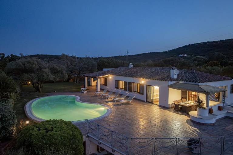 Big villa with patio, barbeque & private pool | Water view | Pet-friendly — photo 3