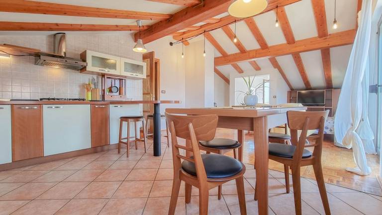 Comfortable flat with sea view, corner bath, barbecue, WiFi — photo 4