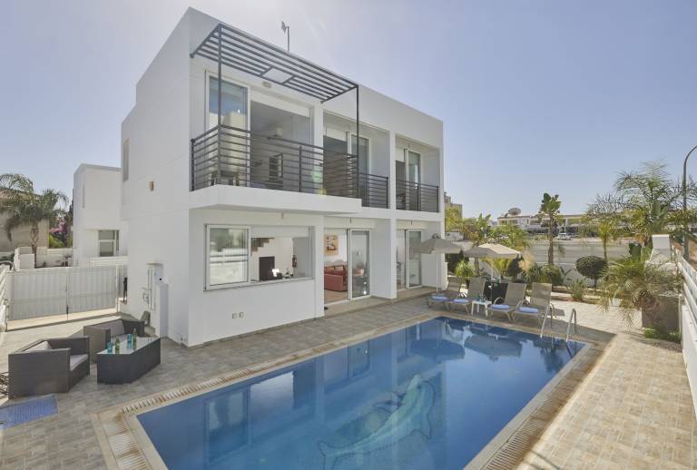 Cottage Paralimni