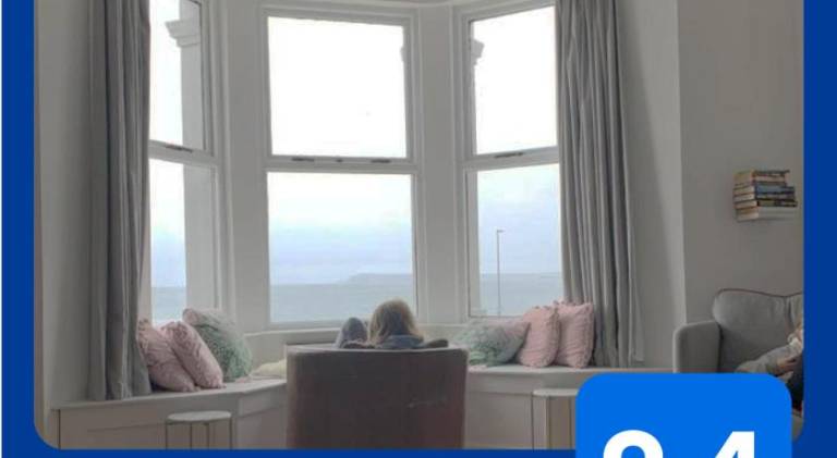 Stunning 3 bed seafront mansion building sleeps 6 adults or 8 with kids in Portrush
