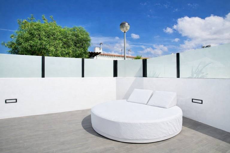 Fully equipped house with fast internet, BBQ & pool | Garden view | Suitable for remote work | Pets allowed — photo 4