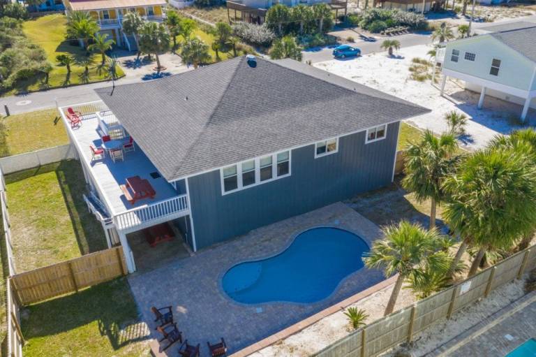 House with patio — photo 3