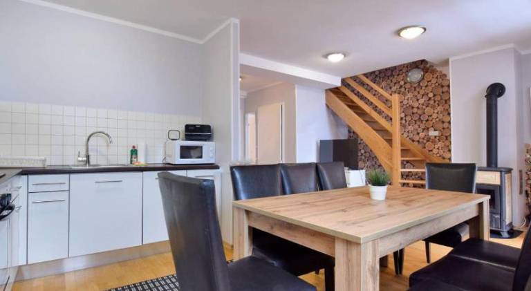 Holiday apartment with 4 rooms for 12 persons — photo 4