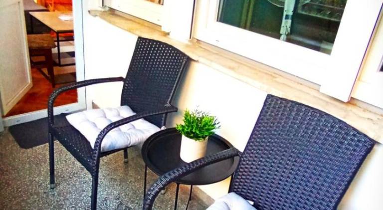 Holiday apartment with patio — photo 4