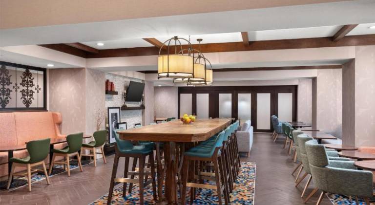 Hampton Inn & Suites Fresno — photo 2