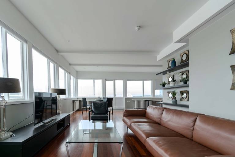 Midtown Hotel King Suite with balcony