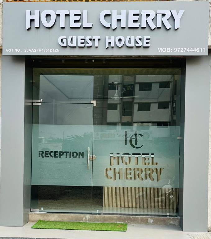 HOTEL CHERRY
