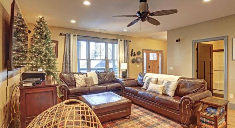 Charming vacation home with pool & jacuzzi | Pets allowed — photo 2
